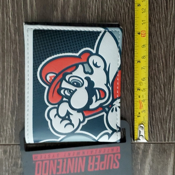 ❤️ Super Nintendo Super Mario World Wallet - Brand New - Picture 8 of 8